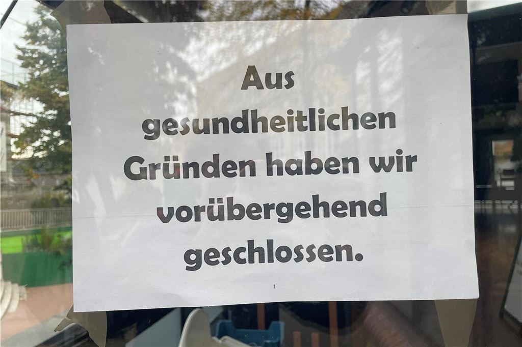 Das Restaurant Sultans am Königsborner Tor bleibt geschlossen "Aus gesundheitlichen Gründen haben wir vorübergehend geschlossen", heißt es auf einem Zettel im Fenster des Restaurants Sultans in Unna.