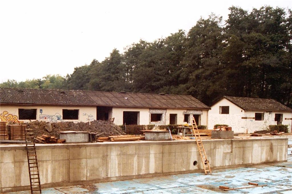 Architekten setzten schon damals auf „Urlaubsstimmung“ im Elsebad Elsebad Schwerte-Ergste in den 90er-Jahren vor dem Umbau