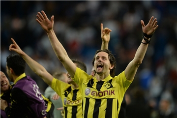 So wie hier in Jubelpose nach dem Champions-League-Halbfinale bei Real Madrid im April 2013 haben BVB-Fans den Fußballprofi Neven Subotic in bester Erinnerung.