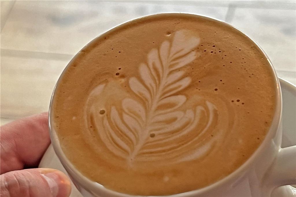 Neueröffnung: Café #01 bietet Kaffeespezialitäten in Toplage Ein selbst gemachter Cappuccino mit Schaum.