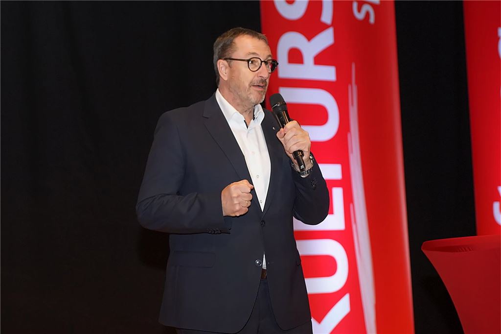 Frank Röhr, Vorstandsvorsitzender der Sparkasse UnnaKamen, bei der Vereinsprojekt-Veranstaltung der Sparkasse in der Stadthalle Unna. 