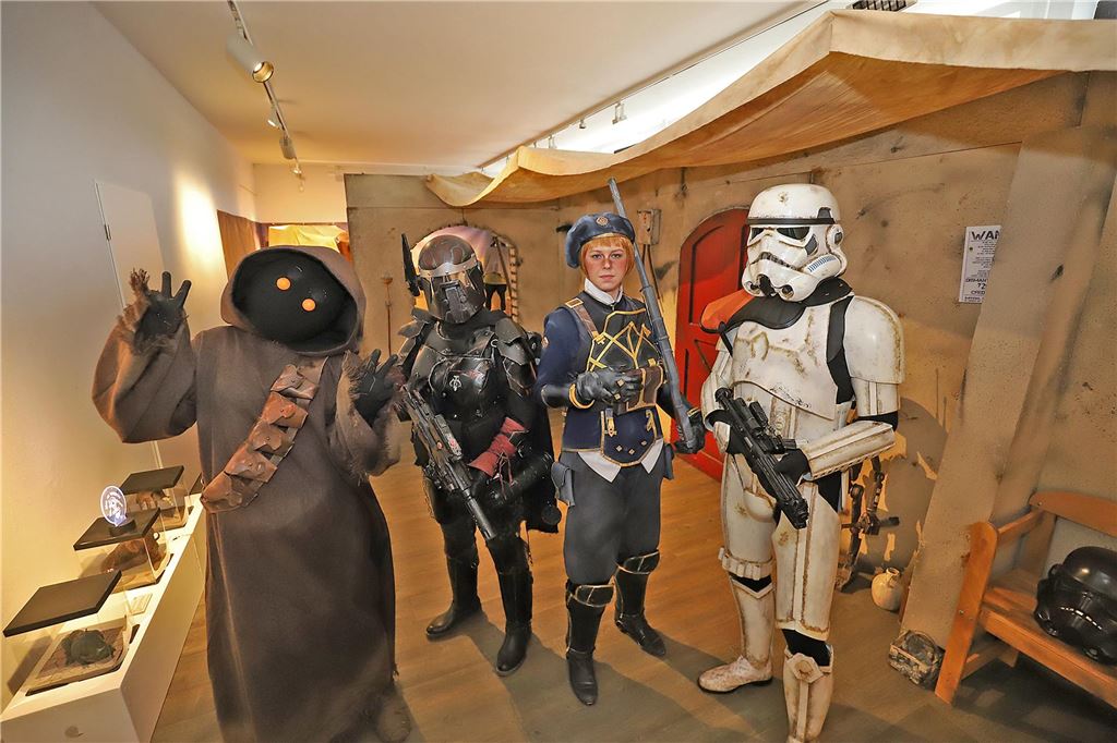 Cosplayer in Star-Wars-Outfit vor dem Stadtmuseum in Bergkamen.