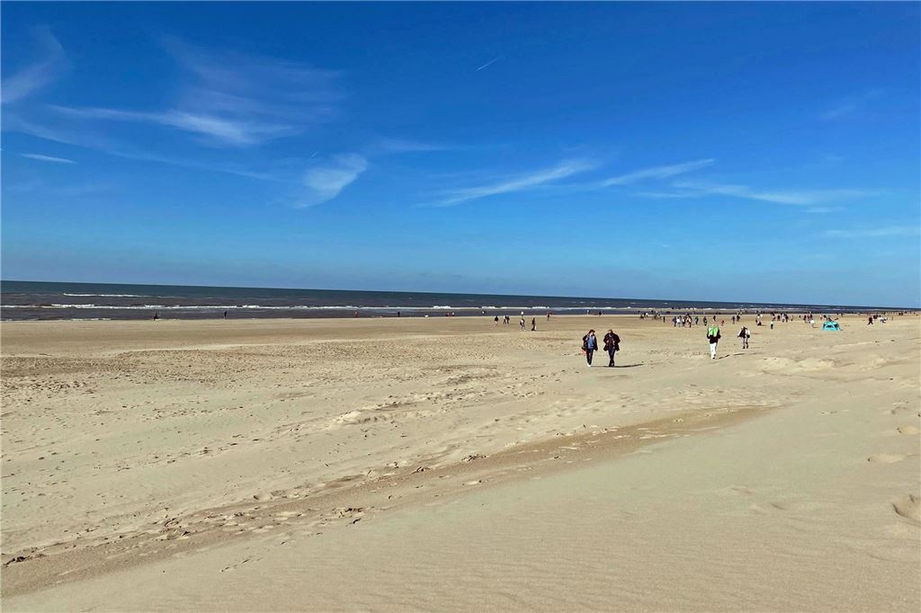 „Frikandel Speciaal“: Wie zwei Jungs Nordhollands Nahrungsvorräte plündern Strand in Nordholland