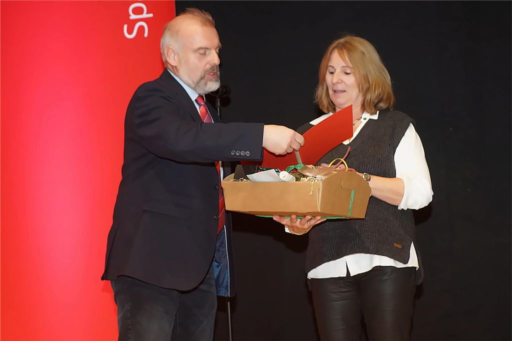 Preisverleihung beim Vereinsprojekt der Sparkasse UnnaKamen in der Stadthalle Unna am Montag, 25. November 2024.