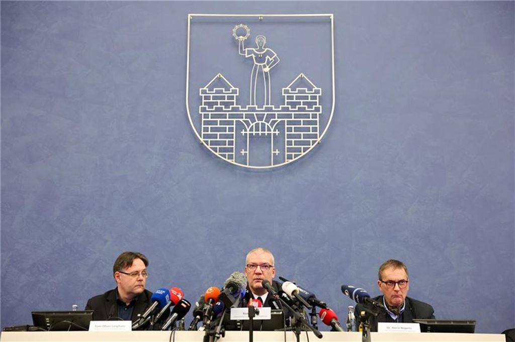 Anschlag auf Magdeburger Weihnachtsmarkt: Fünf Tote, 200 Verletzte - alle Infos im Liveblog Polizei, Staatsanwaltschaft und Stadtbehörden informieren über den Ermittlungsstand nach dem Anschlag auf den Weihnachtsmarkt in Magdeburg.