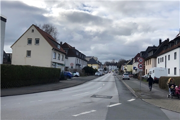 Trist und grau: Auf der Kornstraße wächst kein einziger Baum. Das wollen mehrere Anwohner ändern und haben einen entsprechenden Antrag an den Rat der Stadt Unna gestellt.