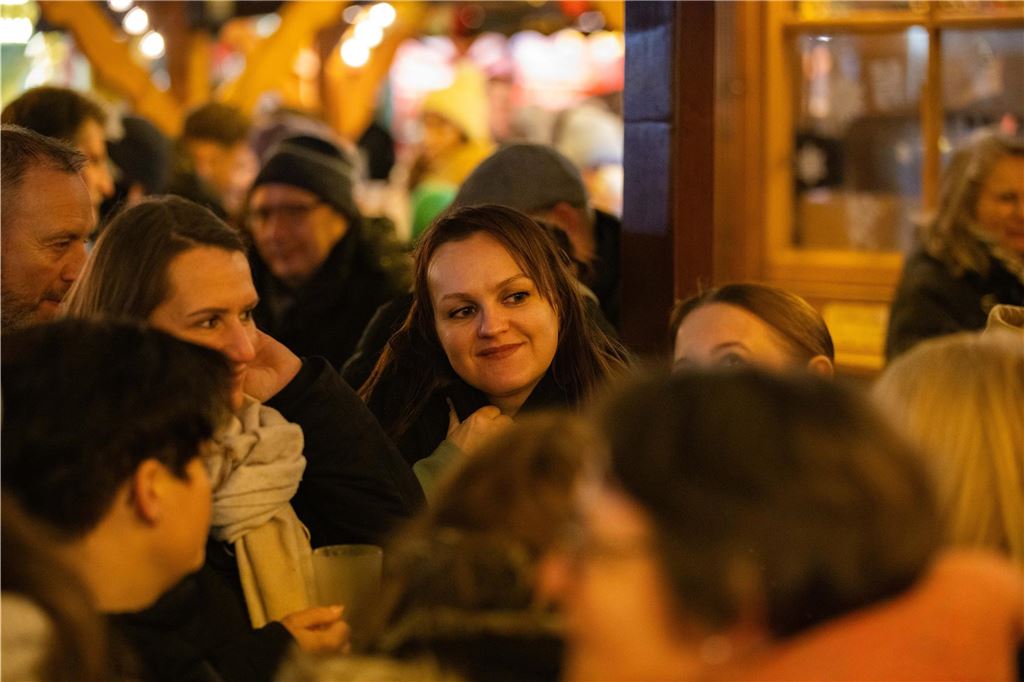 Trotz der Einschränkungen des Programms auf Unnas Weihnachtsmarkt als Reaktion auf den Anschlag auf einen Magdeburger Weihnachtsmarkt ließen sich die Besucher in Unna die Stimmung nicht vermiesen.
