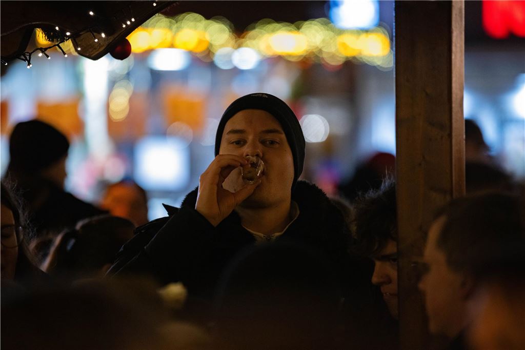 Trotz der Einschränkungen des Programms auf Unnas Weihnachtsmarkt als Reaktion auf den Anschlag auf einen Magdeburger Weihnachtsmarkt ließen sich die Besucher in Unna die Stimmung nicht vermiesen.