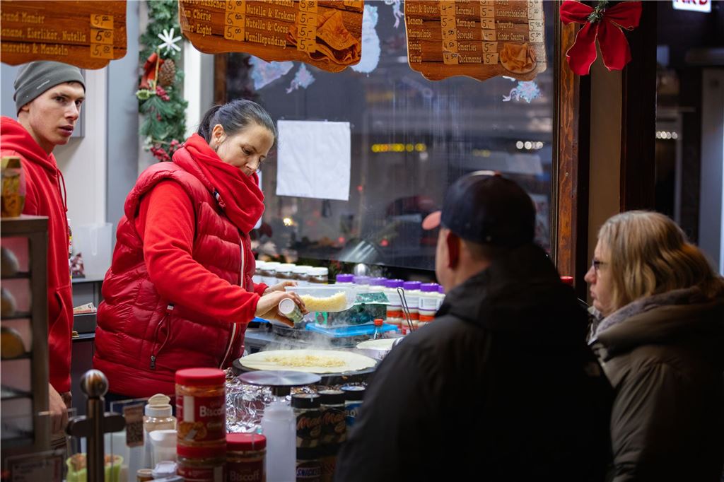 Trotz der Einschränkungen des Programms auf Unnas Weihnachtsmarkt als Reaktion auf den Anschlag auf einen Magdeburger Weihnachtsmarkt ließen sich die Besucher in Unna die Stimmung nicht vermiesen.