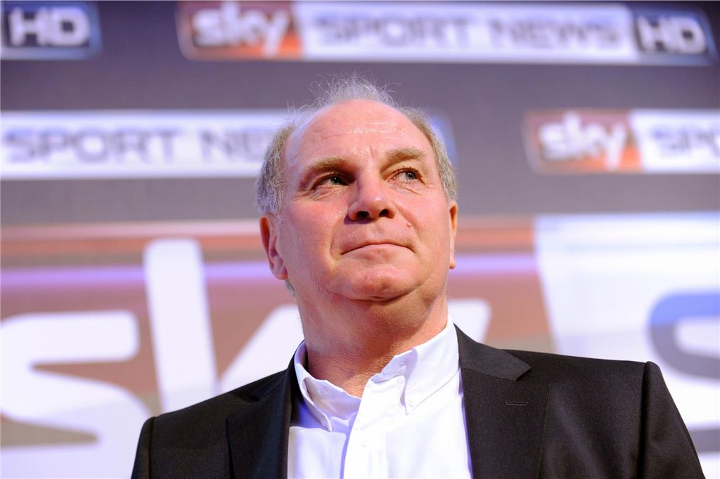 Deutschland wählt eine neue Regierung: Der Newsblog zum Bundestagswahltag 2025 Uli Hoeneß, Ehrenpräsident des FC Bayern München, kommt am Donnerstag (01.12.2011) zur Launchparty des Sportnachrichtenkanals Sky Sport News HD in der Sky-Deutschland-Zentrale in Unterföhring bei München (Oberbayern).