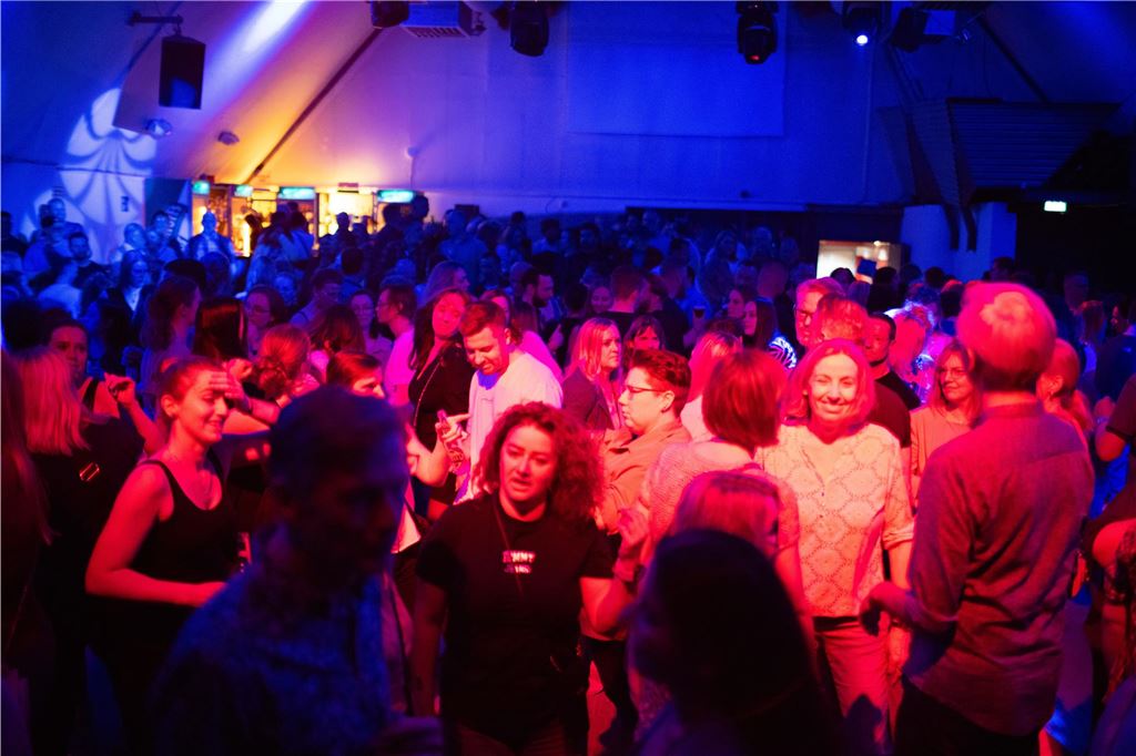 Unna schwingt das Tanzbein: Es herrschte ausgelassene Stimmung im Kühlschiff beim Tanz in den Mai. Der Abend in Bildern, in unserer Bildergalerie.