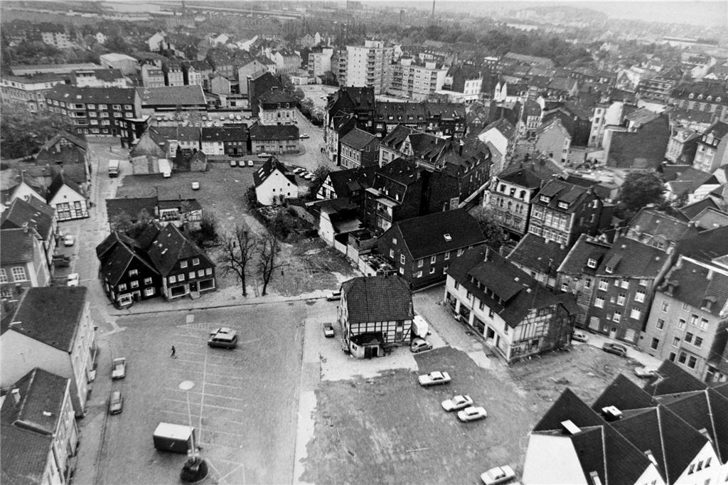 Nach dem Coop-Ende ging es mit dem City-Center bergab Blick auf den Markplatz in Schwerte während der Altstadtsanierung in den 1970er-Jahren.