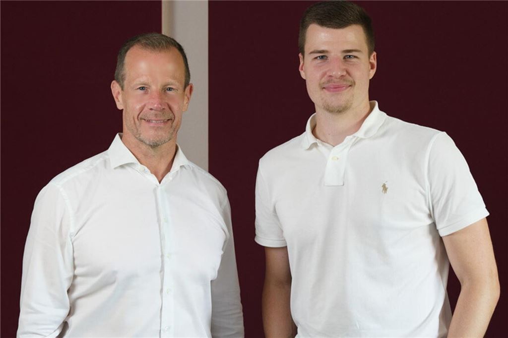 Hausverwalter am Limit: „Eine Spirale, die nicht zu unterschätzen ist“ Hausverwalter Christian Koch aus Dortmund und sein Sohn Moritz.