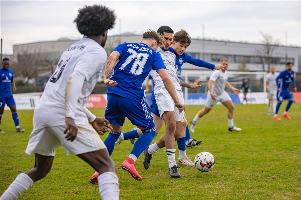 Viele Bilder vom Westfalenliga-Sieg des Holzwickeder SC über Hohenlimburg.