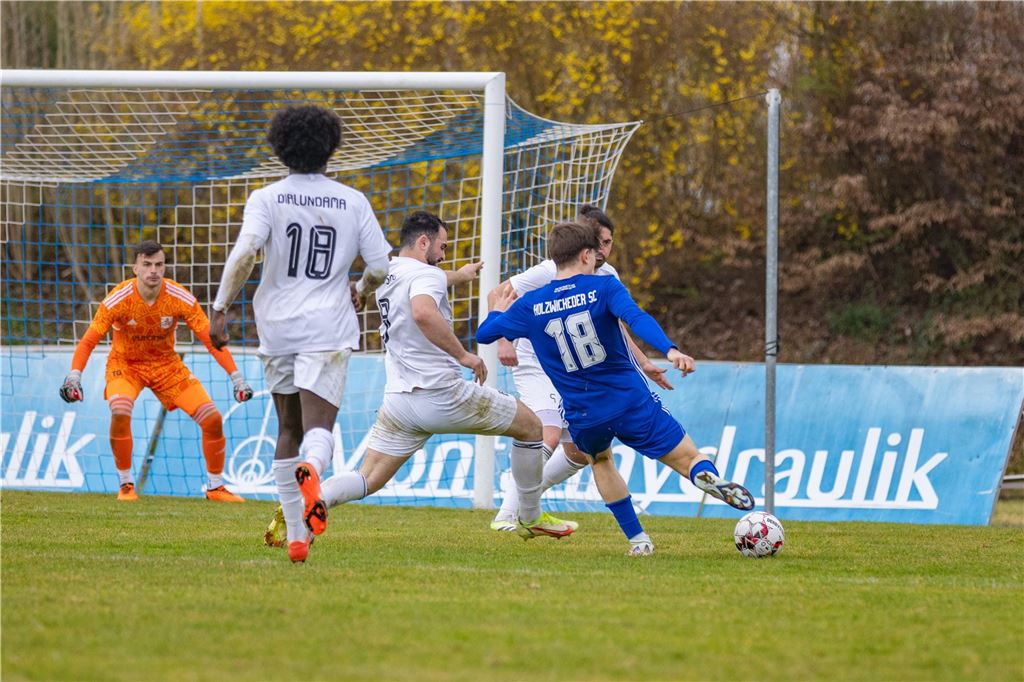 Viele Bilder vom Westfalenliga-Sieg des Holzwickeder SC über Hohenlimburg.