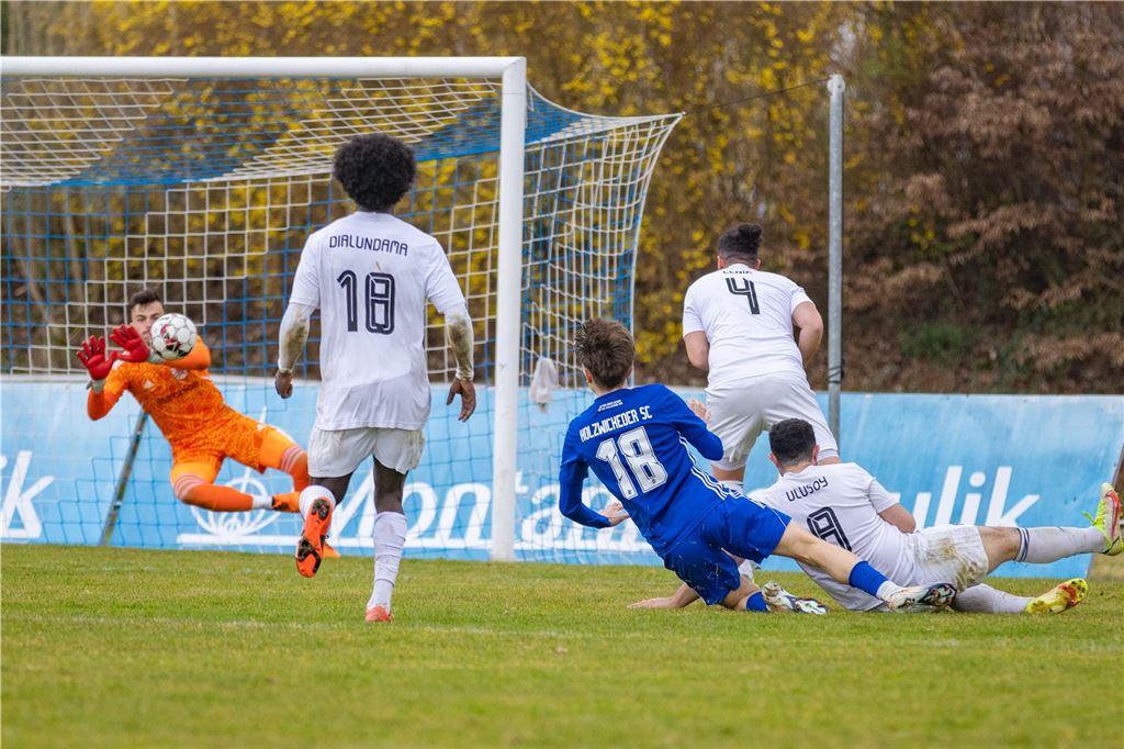 Viele Bilder vom Westfalenliga-Sieg des Holzwickeder SC über Hohenlimburg.