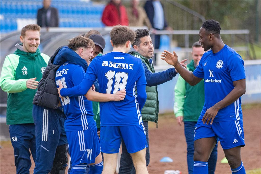 Viele Bilder vom Westfalenliga-Sieg des Holzwickeder SC über Hohenlimburg.