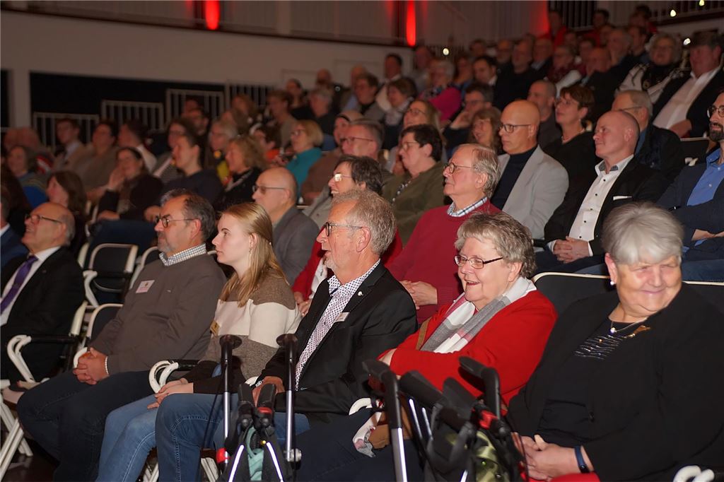 Zuschauer bei der Vereinsprojekt-Veranstaltung der Sparkasse UnnaKamen in der Stadthalle.  