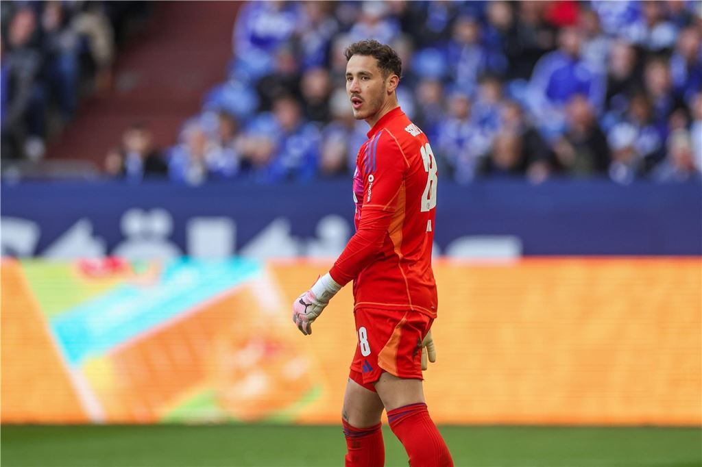 Auf Schalke geht die Angst vor dem Super-Gau um: Voller Wut: Schalke-Torwart Justin Heekeren.