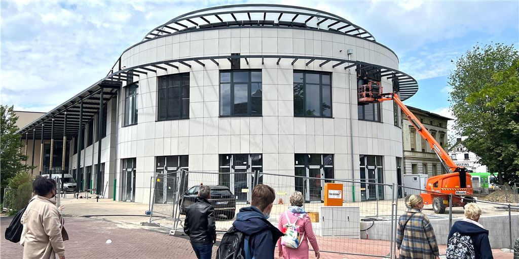 Edeka und Rossmann verraten den Öffnungstermin der neuen Mühle Bremme Von außen sieht das neue Einkaufszentrum schon fast fertig aus. Im Innern geht es voraussichtlich ab der kommenden Woche verstärkt an den Ladenbau.
