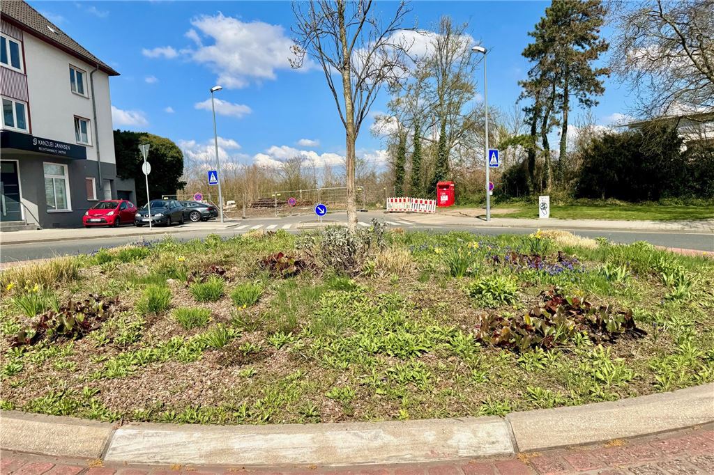 Neue Straße auf Phoenix-West soll Hörde entlasten: „Südspange“ in Bau Ein Kreisverkehr in Hörde.