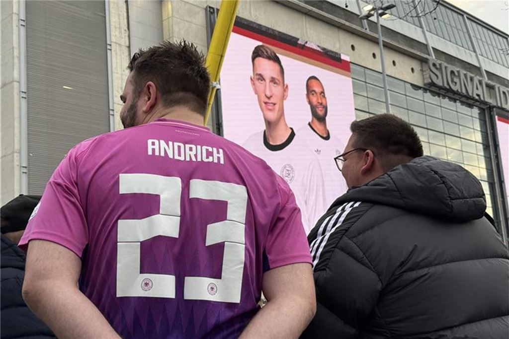 Vorfreude auf das Länderspiel.