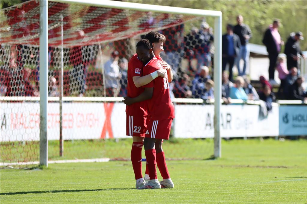 Während der Lüner SV ein spätes Gegentor kassiert, war der BV Lünen gegen Türkspor Dortmund II chancenlos. Der VfB Lünen und BW Alstedde fuhren Siege ein.