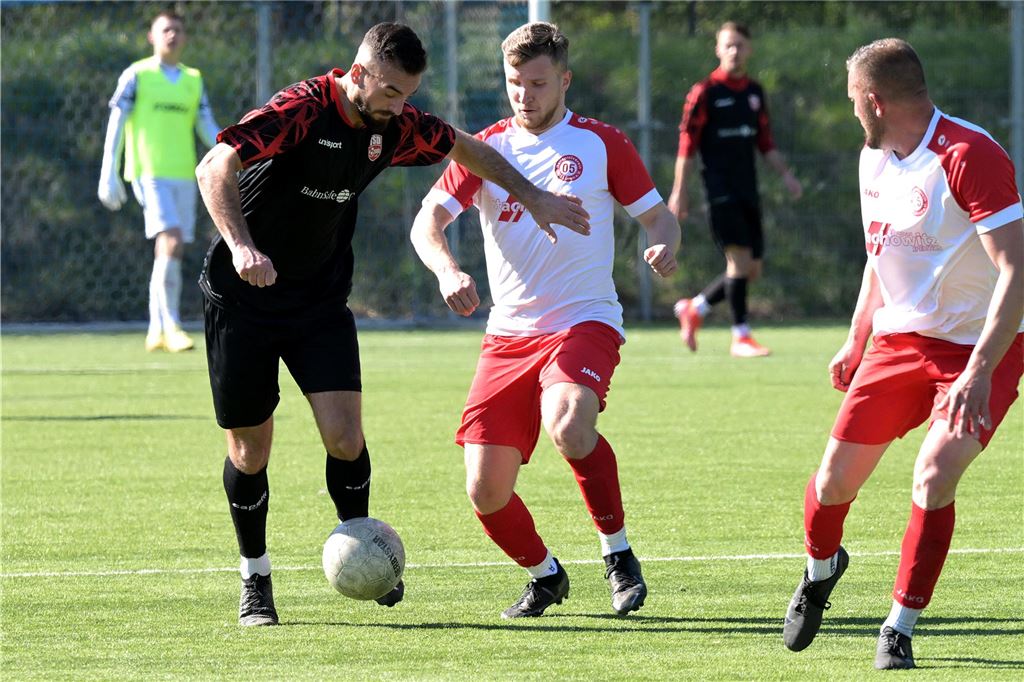 Während der Lüner SV ein spätes Gegentor kassiert, war der BV Lünen gegen Türkspor Dortmund II chancenlos. Der VfB Lünen und BW Alstedde fuhren Siege ein.
