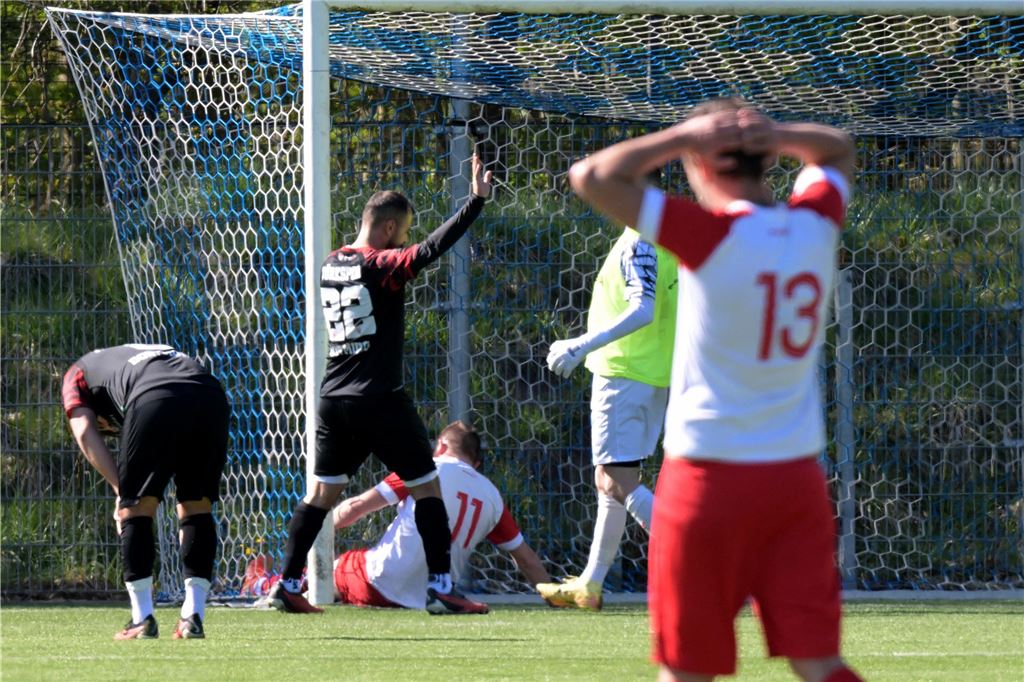 Während der Lüner SV ein spätes Gegentor kassiert, war der BV Lünen gegen Türkspor Dortmund II chancenlos. Der VfB Lünen und BW Alstedde fuhren Siege ein.