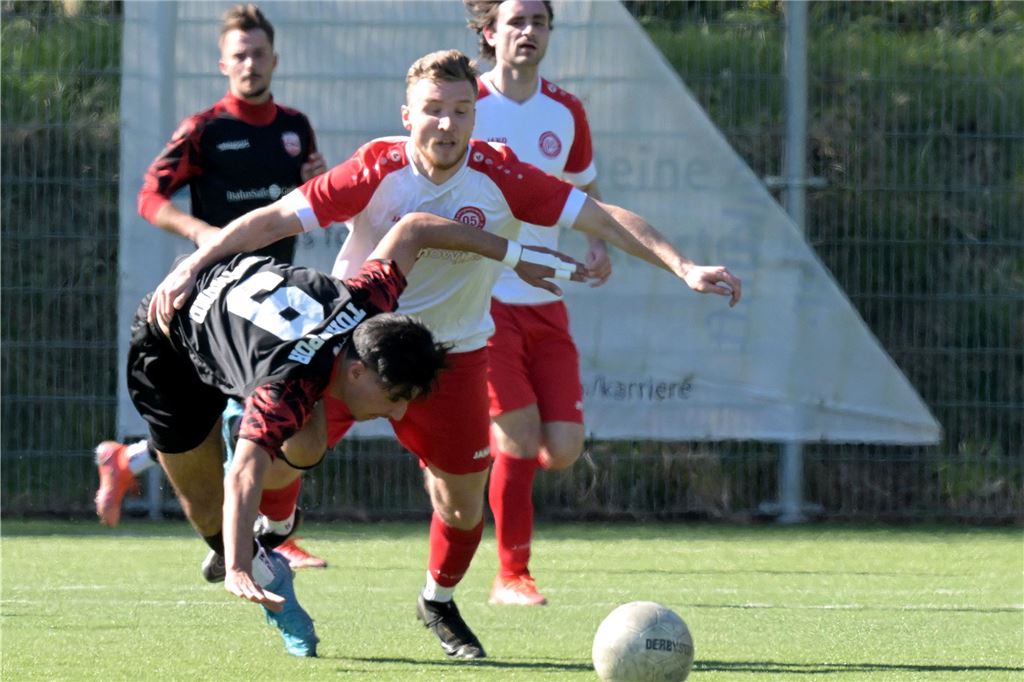 Während der Lüner SV ein spätes Gegentor kassiert, war der BV Lünen gegen Türkspor Dortmund II chancenlos. Der VfB Lünen und BW Alstedde fuhren Siege ein.