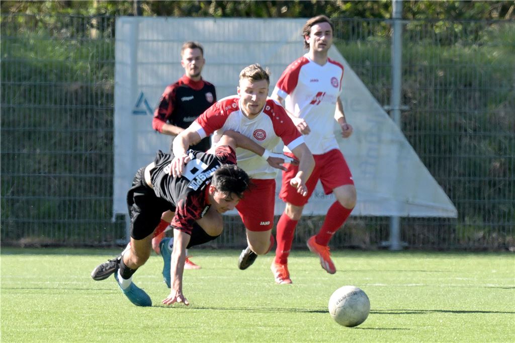 Während der Lüner SV ein spätes Gegentor kassiert, war der BV Lünen gegen Türkspor Dortmund II chancenlos. Der VfB Lünen und BW Alstedde fuhren Siege ein.