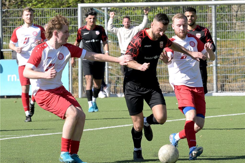 Während der Lüner SV ein spätes Gegentor kassiert, war der BV Lünen gegen Türkspor Dortmund II chancenlos. Der VfB Lünen und BW Alstedde fuhren Siege ein.