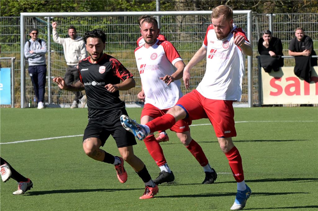 Während der Lüner SV ein spätes Gegentor kassiert, war der BV Lünen gegen Türkspor Dortmund II chancenlos. Der VfB Lünen und BW Alstedde fuhren Siege ein.