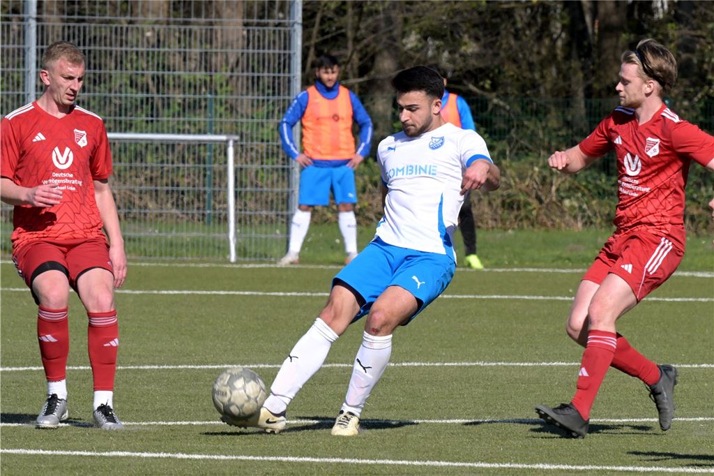 Während der Lüner SV ein spätes Gegentor kassiert, war der BV Lünen gegen Türkspor Dortmund II chancenlos. Der VfB Lünen und BW Alstedde fuhren Siege ein.