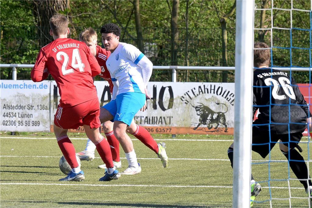 Während der Lüner SV ein spätes Gegentor kassiert, war der BV Lünen gegen Türkspor Dortmund II chancenlos. Der VfB Lünen und BW Alstedde fuhren Siege ein.