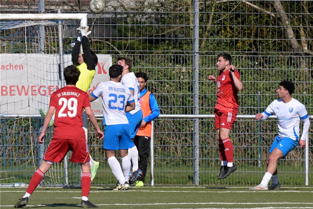 Während der Lüner SV ein spätes Gegentor kassiert, war der BV Lünen gegen Türkspor Dortmund II chancenlos. Der VfB Lünen und BW Alstedde fuhren Siege ein.