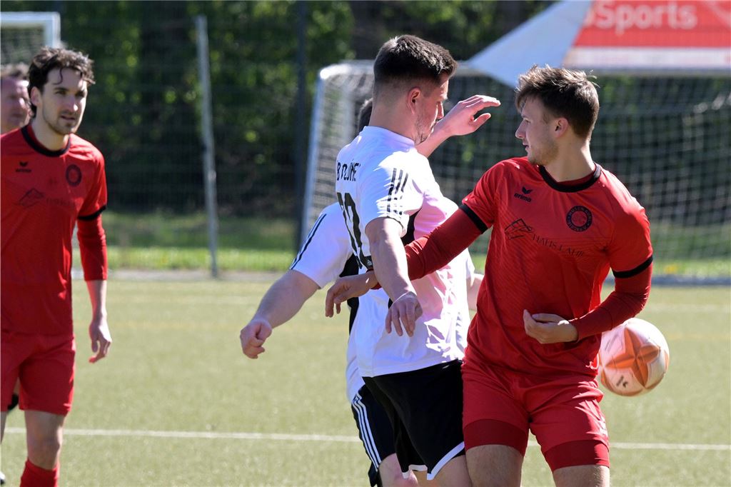 Während der Lüner SV ein spätes Gegentor kassiert, war der BV Lünen gegen Türkspor Dortmund II chancenlos. Der VfB Lünen und BW Alstedde fuhren Siege ein.