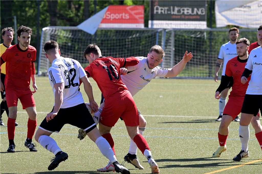 Während der Lüner SV ein spätes Gegentor kassiert, war der BV Lünen gegen Türkspor Dortmund II chancenlos. Der VfB Lünen und BW Alstedde fuhren Siege ein.