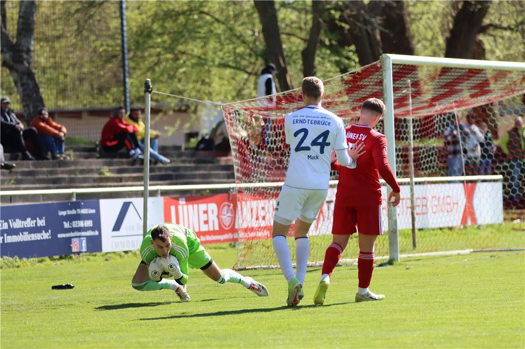 Während der Lüner SV ein spätes Gegentor kassiert, war der BV Lünen gegen Türkspor Dortmund II chancenlos. Der VfB Lünen und BW Alstedde fuhren Siege ein.