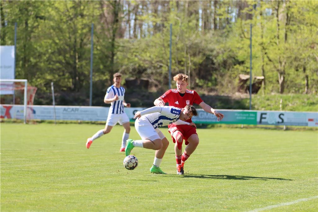 Während der Lüner SV ein spätes Gegentor kassiert, war der BV Lünen gegen Türkspor Dortmund II chancenlos. Der VfB Lünen und BW Alstedde fuhren Siege ein.