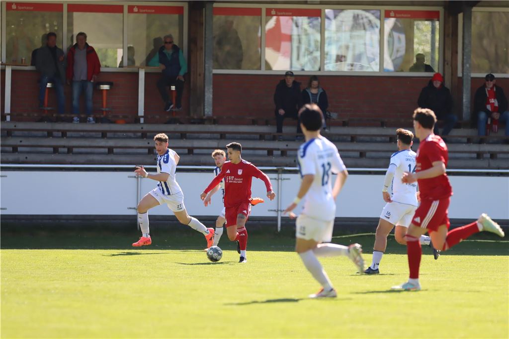 Während der Lüner SV ein spätes Gegentor kassiert, war der BV Lünen gegen Türkspor Dortmund II chancenlos. Der VfB Lünen und BW Alstedde fuhren Siege ein.
