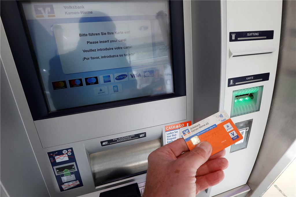 Nach Filialschließung: Hemmerde zwischenzeitlich ohne Bargeld Wann wird wie viel Geld in Automaten (Symbolbild) geladen? Die Volksbank macht dazu aus Sicherheitsgründen keine Angaben.