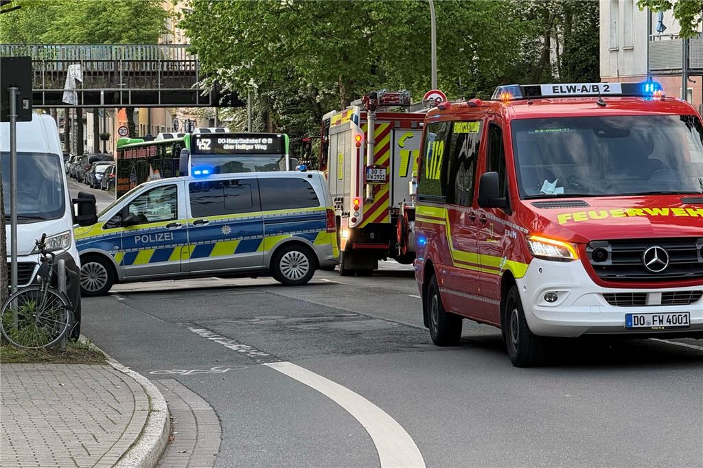 Brand-Serie: Bewohner soll nach Streit Feuer im Seniorenheim gelegt haben Wegen des Feuerwehreinsatzes am Freitag (25.4.) war der Verkehr an der Einrichtung erheblich beeinträchtigt. Die Klönnestraße war zeitweise gesperrt.