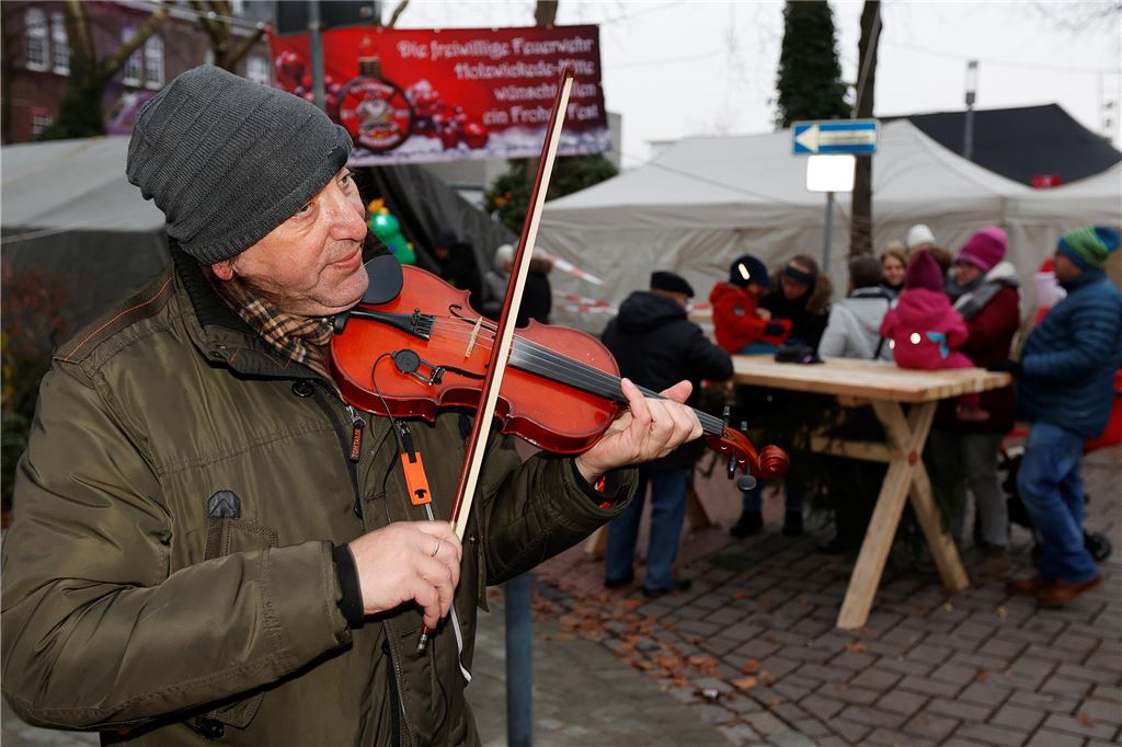 Viele Fotos: Der 35. Holzwickeder Weihnachtsmarkt in Bildern