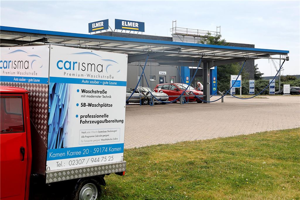 Waschstraßen: Überblick über Standorte, Preise und Angebote Totale von einer Staubsauger-Anlage der Firma Carisma