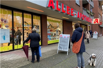 Wer in Holzwickede einen Corona-Test machen möchte, der hat die Auswahl aus sechs offiziellen Teststellen. Neben zwei Apotheken, darunter die Allee Apotheke (Bild), werden Tests auch in Arztpraxen und bei einem Sportverein angeboten.