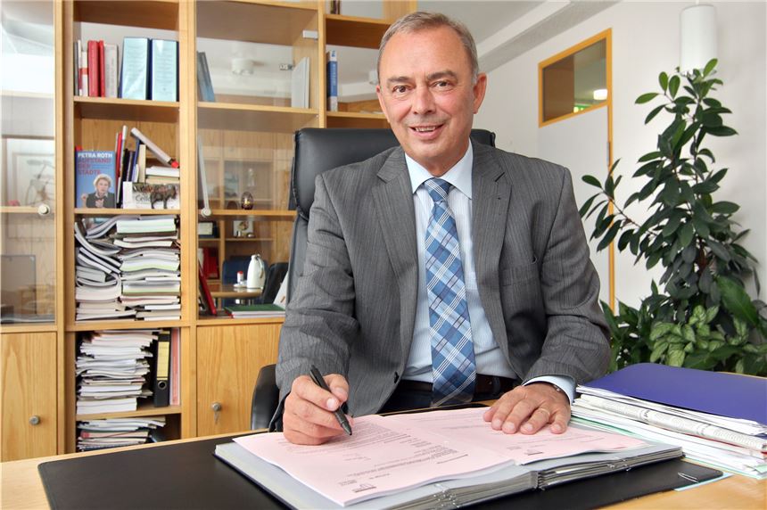 Video: Bürgermeister Werner Kolter über sein Amt und die Bedeutung der Wahl Werner Kolter übergibt nach 16 Jahren als Unnas Bürgermeister die Verantwortung an eine Nachfolgerin oder einen Nachfolger.