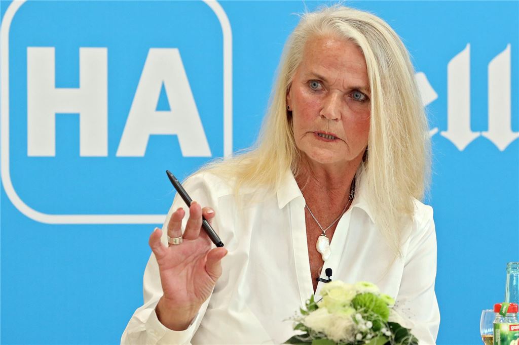 Erste Fraktion sagt: „Höffner muss kommen“ WfU-Fraktionschefin Ingrid Kroll hält Vorbehalte gegenüber einer Höffner-Ansiedlung in Unna nicht für nachvollziehbar. Die Stadt könne es sich nicht leisten, auf dieses Projekt zu verzichten.