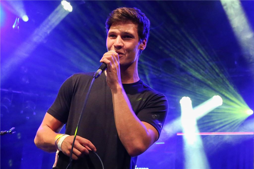 Wincent Weiss: „Wollte dieses Jahr eigentlich keine Konzerte spielen“ Wincent Weiss auf der Bühne.