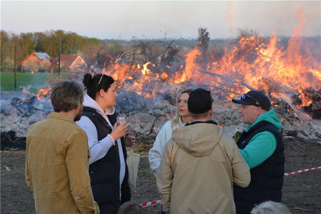 Osterfeuer Unna 2025